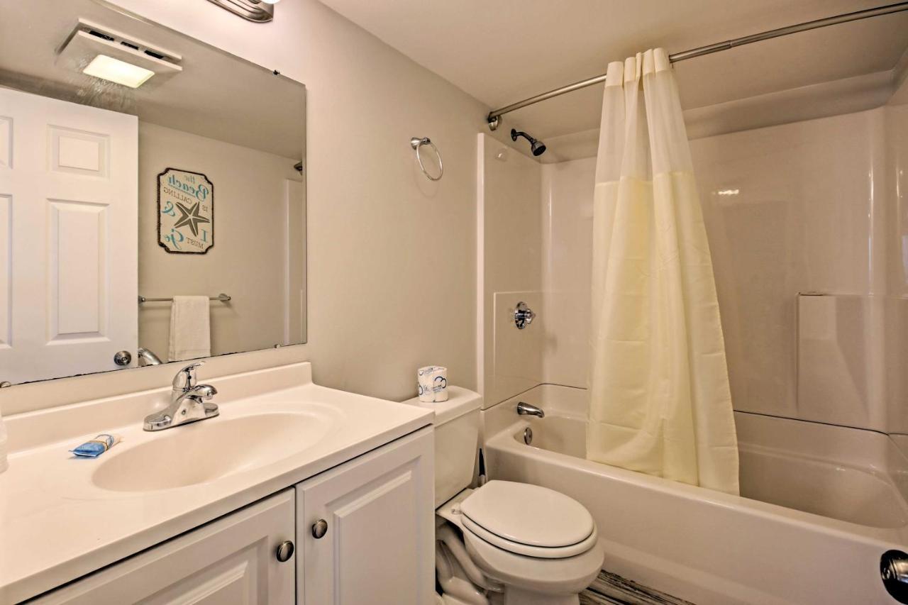 Old Orchard Beach Home With Patio Walk To Beach Екстериор снимка